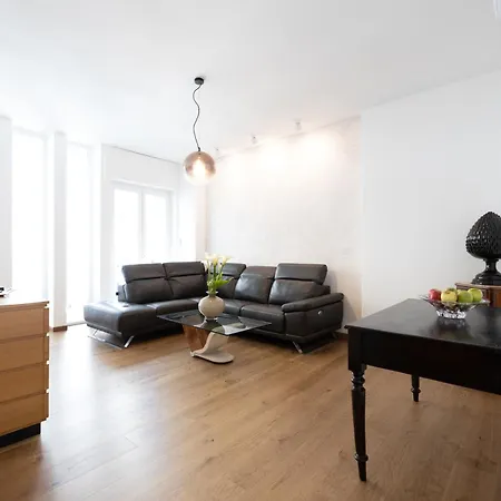 Ai 2 G - Luxury Πανσιόν 3*