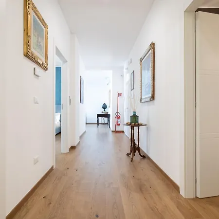 Ai 2 G - Luxury Πανσιόν